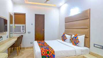 Deluxe Room | 1 bedroom, Egyptian cotton sheets, premium bedding, in-room safe
