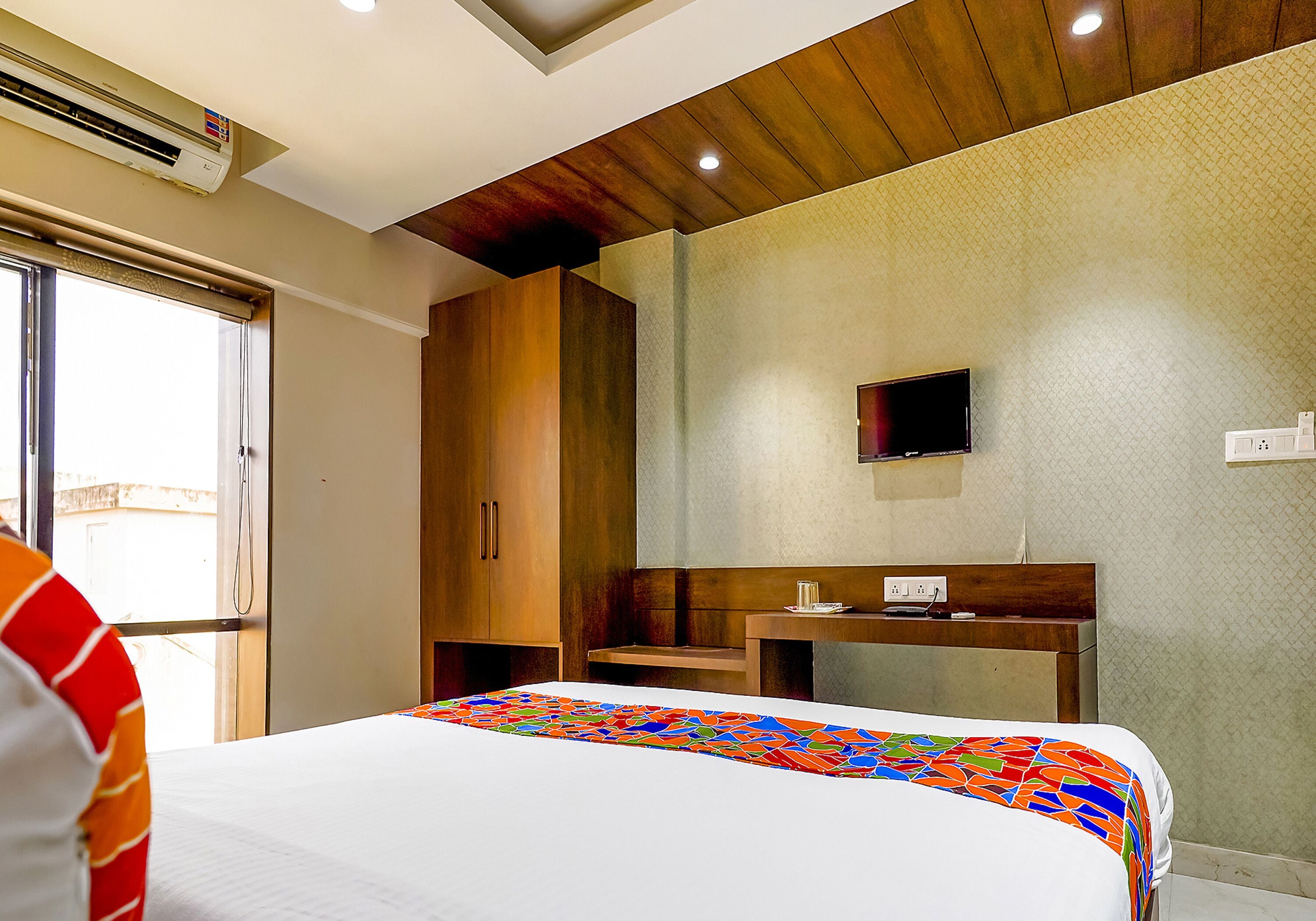 Photo - FabHotel Eros 211 - Nr Sreebhumi