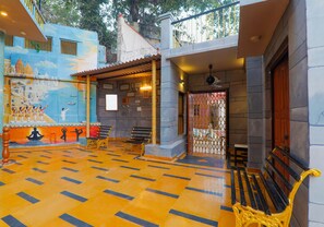 Interior - Fabhotel East View (Varanasi)