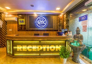 Reception - Fabhotel Gmc Grand (Lucknow)