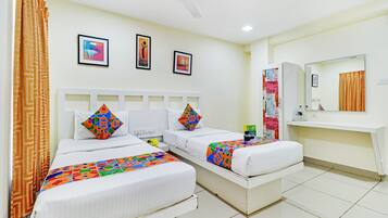 Egyptian cotton sheets, premium bedding, in-room safe, desk