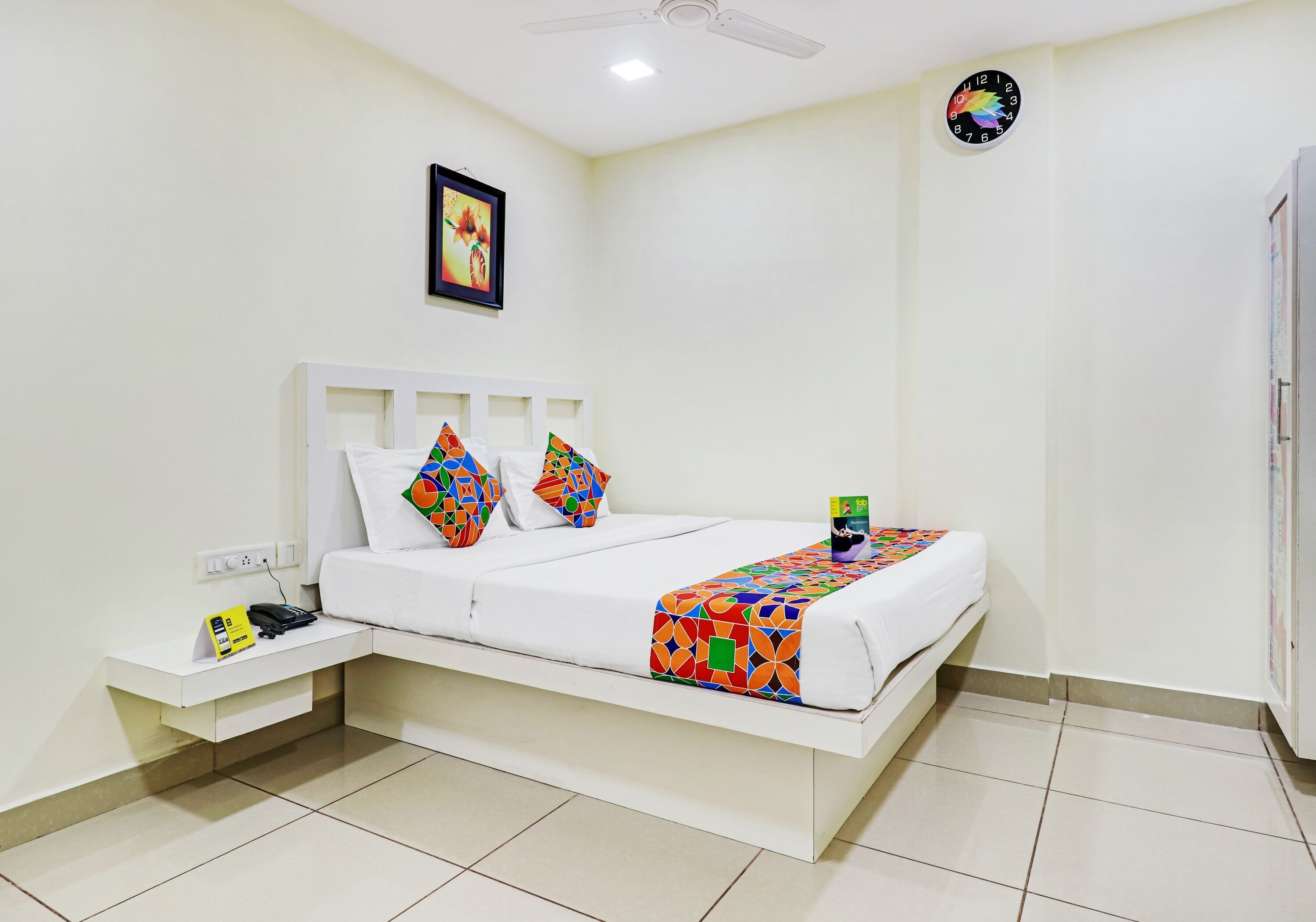 Egyptian cotton sheets, premium bedding, in-room safe, desk