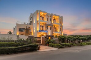 Exterior - Fabhotel Phoenix Hospitality (Gurugram)