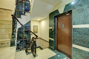 Lobby - Fabhotel Staywell (Gurugram)