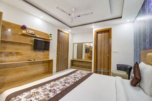 Egyptian cotton sheets, premium bedding, in-room safe, desk - FabHotel Gross inn Suites (New Delhi)