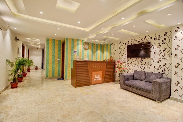 Coin salon dans le hall