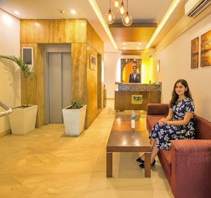 Reception - FabExpress Le Grand (New Delhi)