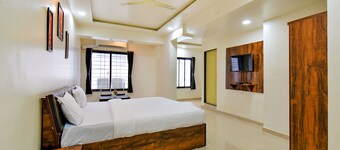 Fabhotel White House