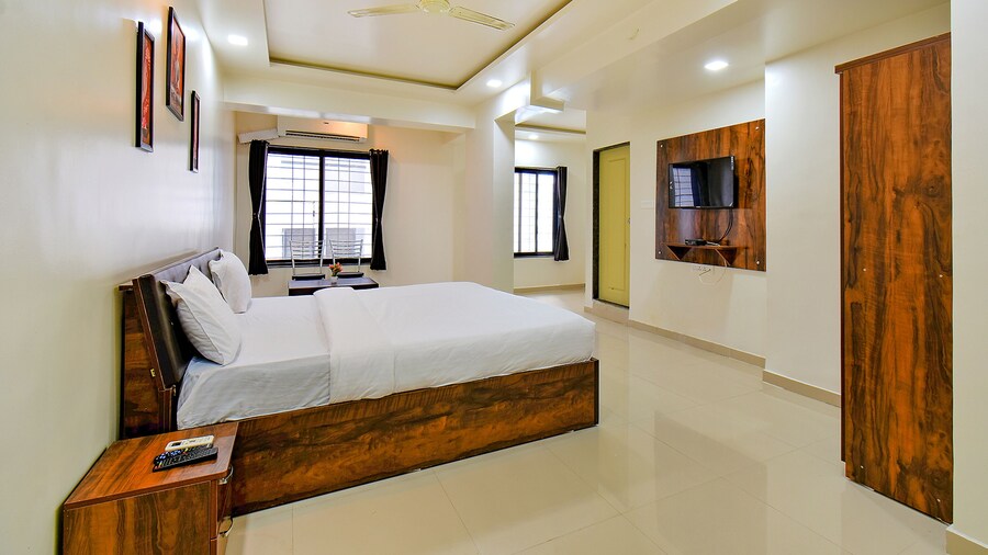 Fabhotel White House