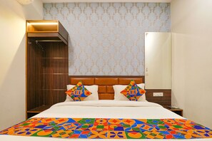 Egyptian cotton sheets, premium bedding, in-room safe, desk - Fabhotel California Heights (Amritsar)