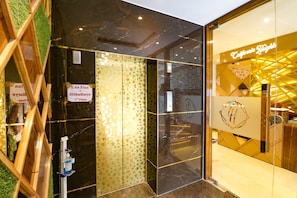 Elevator - Fabhotel California Heights (Amritsar)