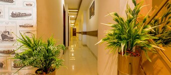 Fabhotel California Heights