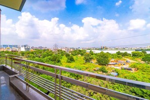 Vue sur la ville depuis l’hébergement