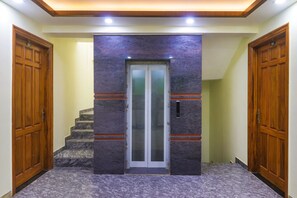 Elevator - Fabhotel Star Corporate Suite (Gurugram)