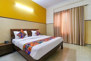 Deluxe Room | Egyptian cotton sheets, premium bedding, in-room safe, desk - FabHotel Elite Peak (Noida)