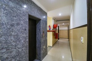 Lobby - FabHotel Elite Peak (Noida)