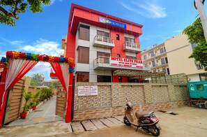 Exterior - FabHotel Elite Peak (Noida)