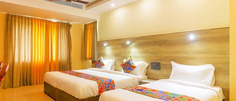 Habitación familiar | Sábanas de algodón egipcio y ropa de cama de alta calidad