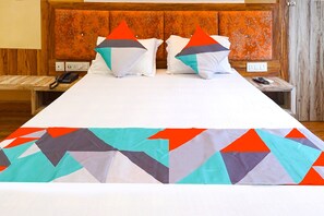 Egyptian cotton sheets, premium bedding, in-room safe, desk - FabHotel Quest (Kolkata)