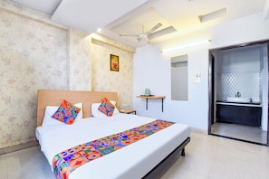 Deluxe Room | Egyptian cotton sheets, premium bedding, in-room safe, desk - FabHotel Rushank Palace - Near Jawahar Circle, World Trade Park (Jaipur)