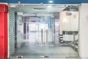 Property entrance - FabHotel DP International (Patna)