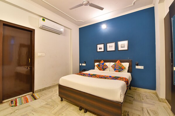 Egyptian cotton sheets, premium bedding, in-room safe, desk - Fabhotel Gangashrey (Jaipur)