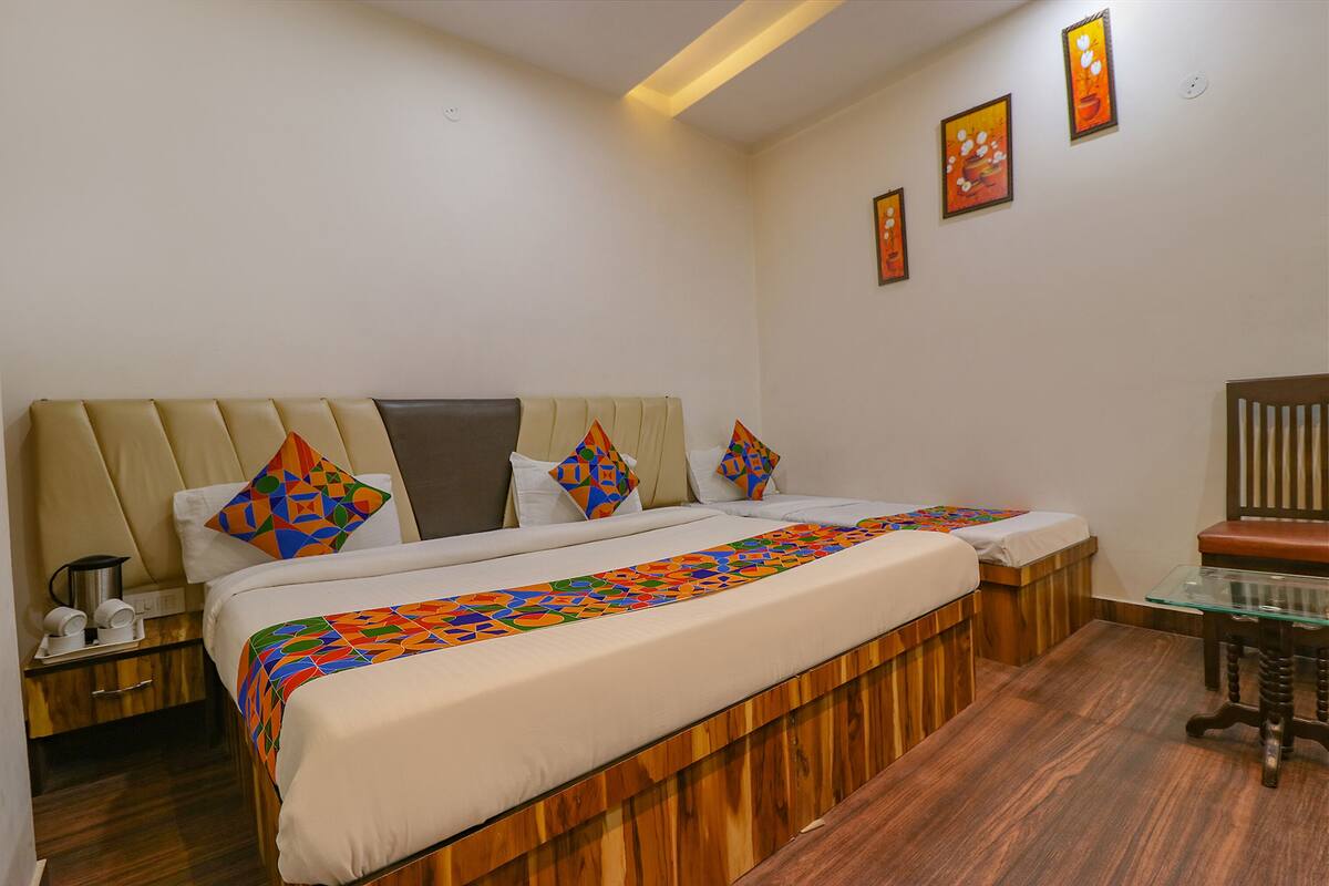 Premium Room | Egyptian cotton sheets, premium bedding, in-room safe, desk
