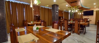 Fabhotel Red Rose