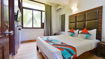 埃及棉床單、高級寢具、房內夾萬、書桌