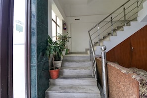 Lobby - Fabexpress Royal Stays (Rishikesh)