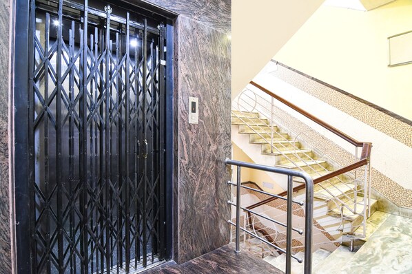 Lobby - Fabhotel Saltlake Palace (Barasat)