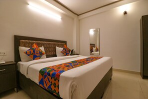 Egyptian cotton sheets, premium bedding, in-room safe, desk - FabHotel Dolphin International (New Delhi)