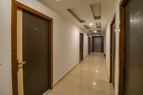 FabHotel Dolphin International