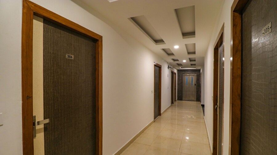 FabHotel Dolphin International