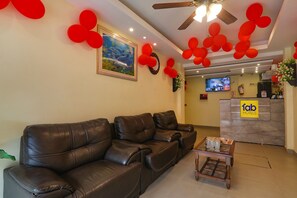 Reception - Fabhotel Sr Inn (Lucknow)