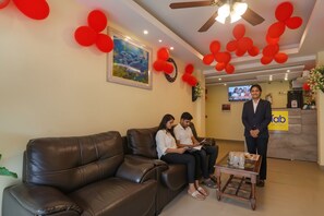 Reception - Fabhotel Sr Inn (Lucknow)