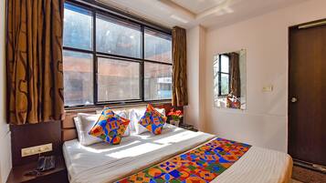 Deluxe Room | Egyptian cotton sheets, premium bedding, in-room safe, desk