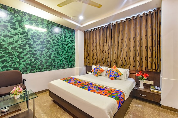 Deluxe Room | Egyptian cotton sheets, premium bedding, in-room safe, desk