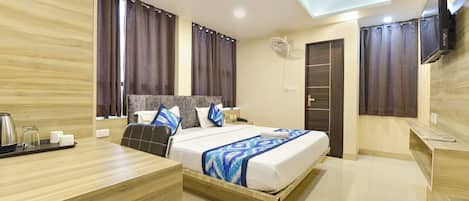 1 bedroom, Egyptian cotton sheets, premium bedding, in-room safe