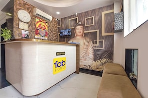 Quầy tiếp tân