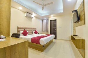 デラックス ルーム | エジプト綿のシーツ、高級寝具、セーフティボックス (室内)、デスク