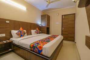 1 bedroom, Egyptian cotton sheets, premium bedding, in-room safe