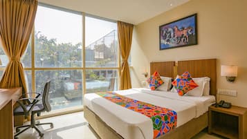 Executive Room | Egyptian cotton sheets, premium bedding, in-room safe, desk