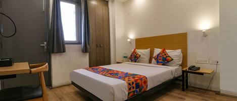 埃及棉床单、高档床上用品、客房内保险箱、办公桌