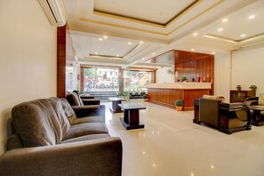 28-inch LCD TV with cable channels, TV - Fabhotel Ps Grand (Lucknow)