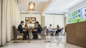 مطعم