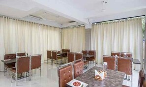 Restaurant - FabHotel Limestone Suites (Hyderabad)