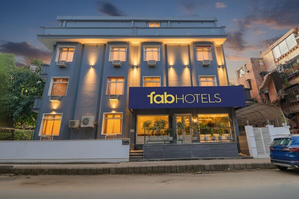 المنشأة من الخارج