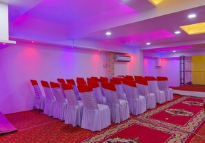 Outdoor wedding area - Fabexpress Moti Mahal (Varanasi)