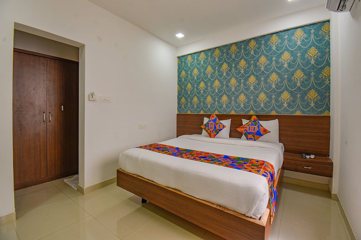 Luxury Suite | 1 bedroom, Egyptian cotton sheets, premium bedding, in-room safe